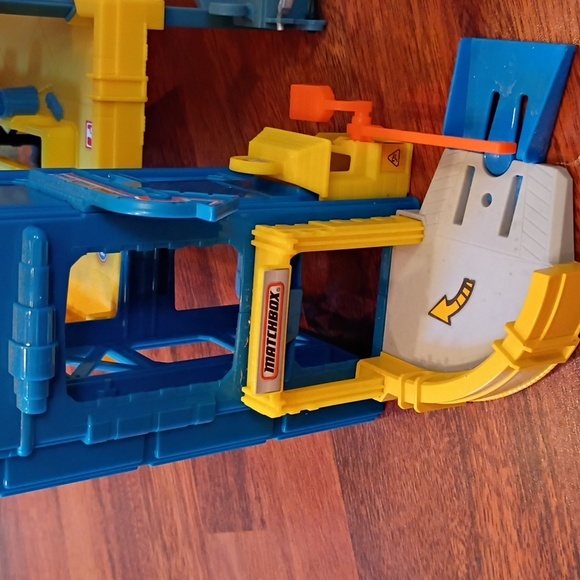 Matchbox car garage - Picture 15 of 15